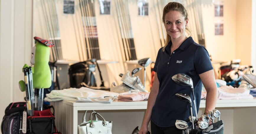 Stv. Director of Golf 100%, 1. Bild