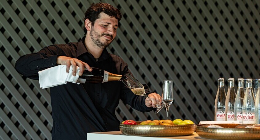 Serveur / chef de rang 100%, 1. portrait